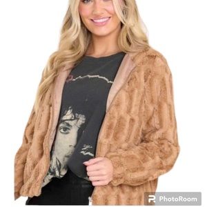 NWT Band Of The Free Angel Faux Fur Hooded Jacket in Butterscotch Size Large